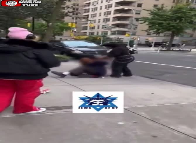 Video :After pushing items up his rectum and then returning them at a store, a kilted pervert is taken into custody